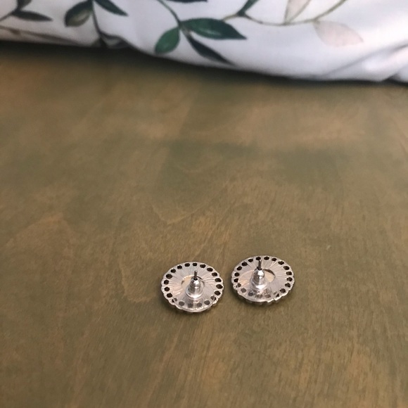 ☀️FREE when bundled Silver & Gold Earrings Jewelry - Picture 3 of 6